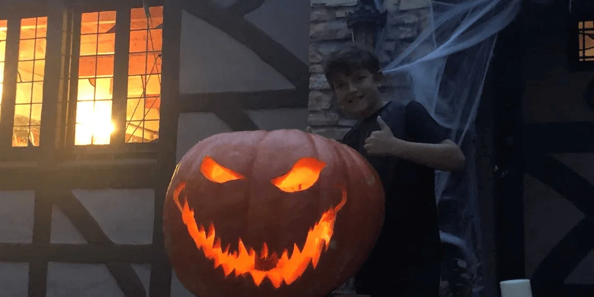 2019 Anawalt pumpkin carving winner